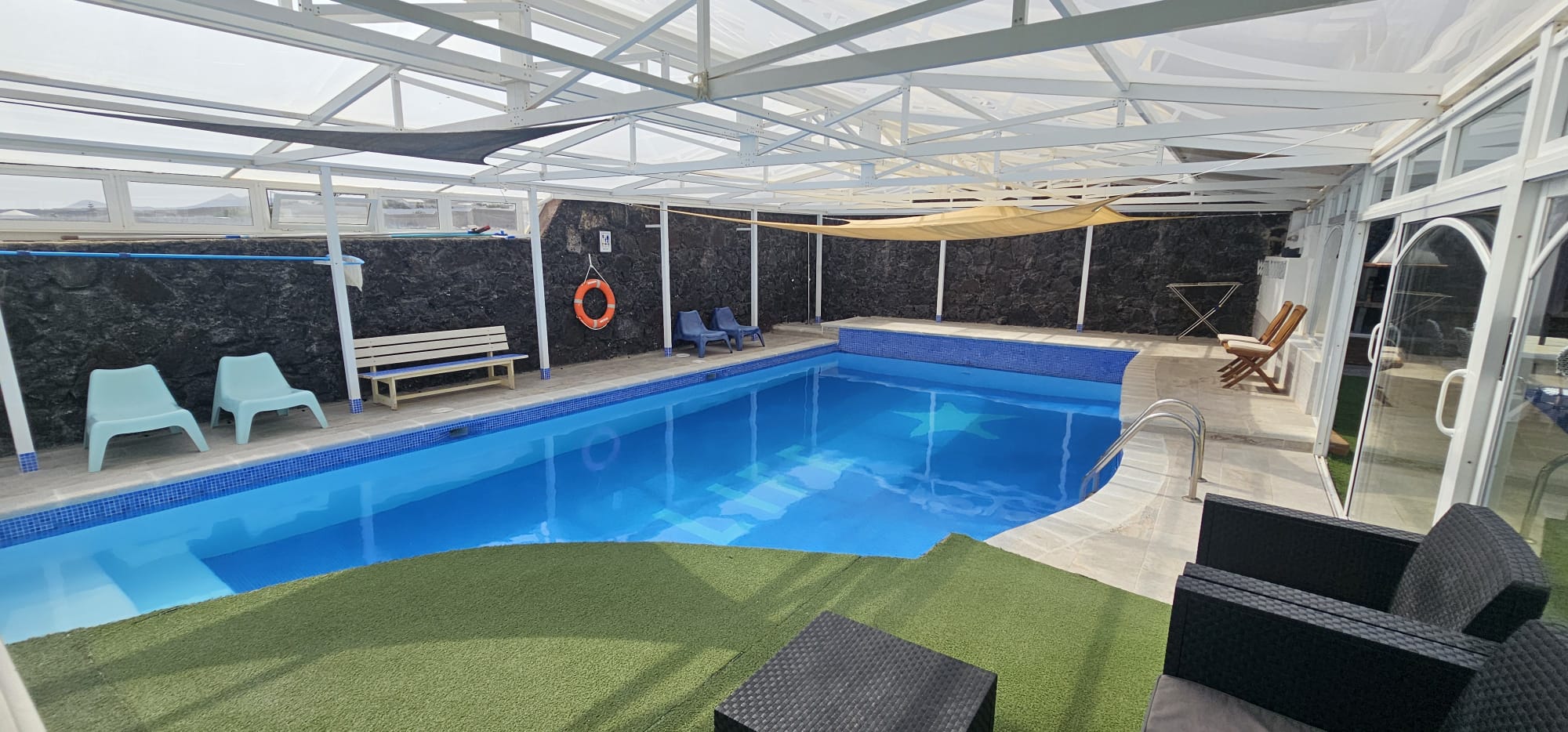 Piscina privada de Villa Life